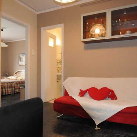 Kinetta Apartments Agioi Apostoloi  المظهر الخارجي الصورة